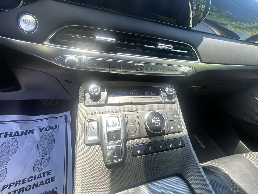Used 2022 White Hyundai Calligraphy image 22