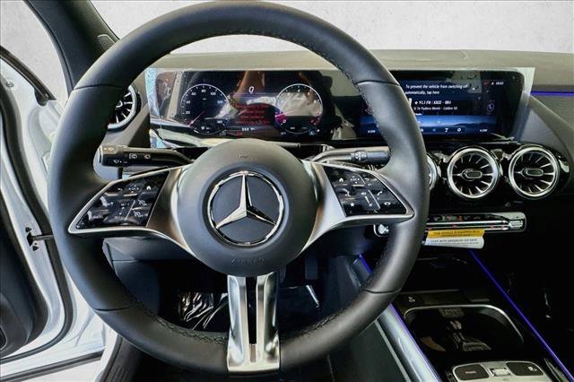 New 2026 Polar White Mercedes-Benz GLA 250 image 40