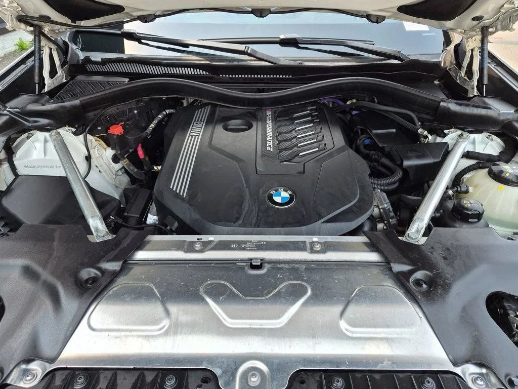 Used 2024 White BMW M40i image 33