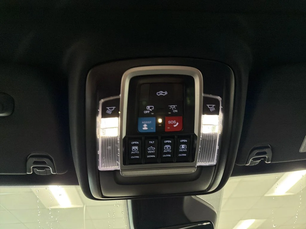 New 2026 White Knuckle Exterior Paint Dodge R/T Plus image 15