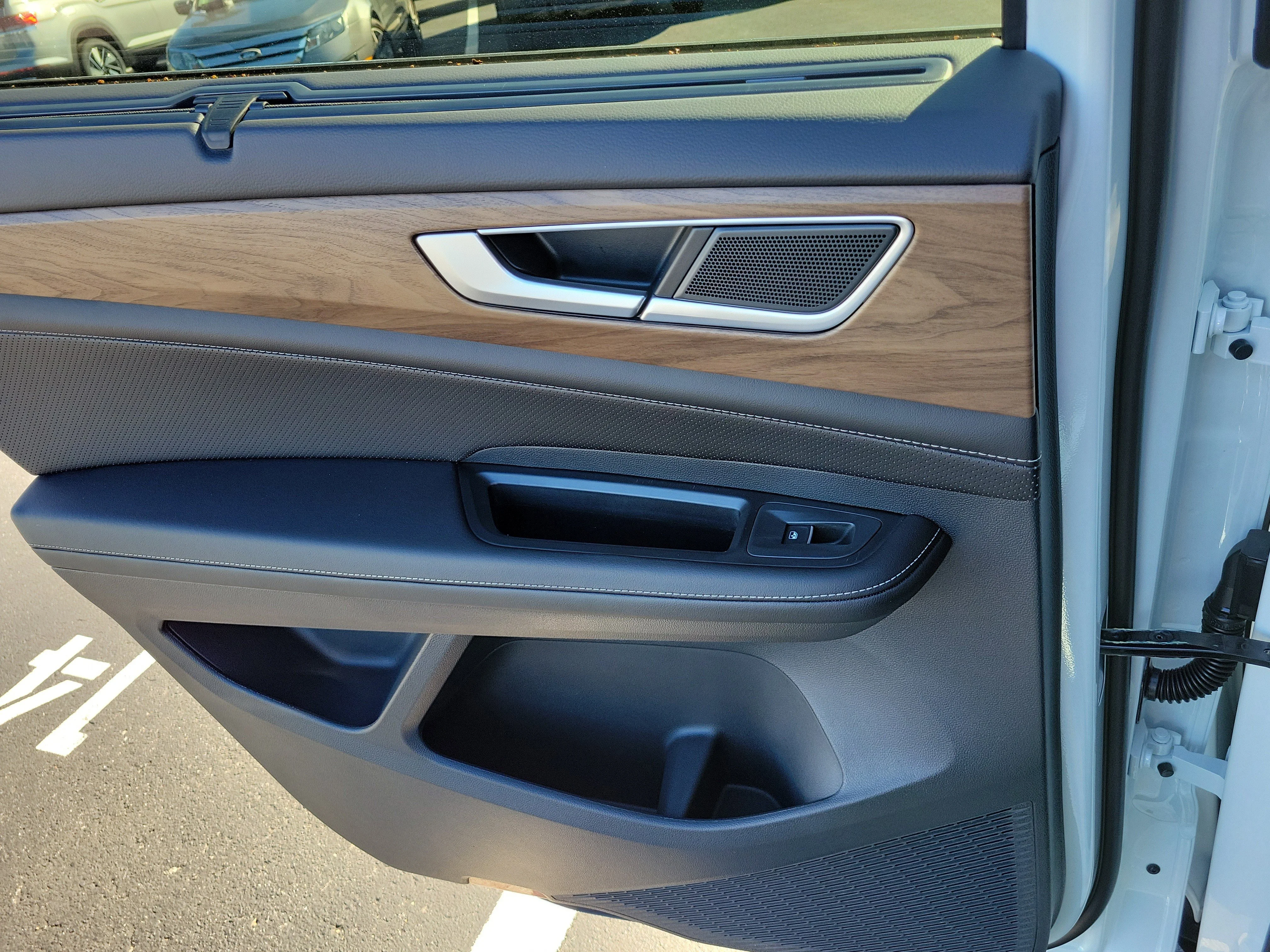 2026 Volkswagen Atlas SE w/Tech - Photo 17