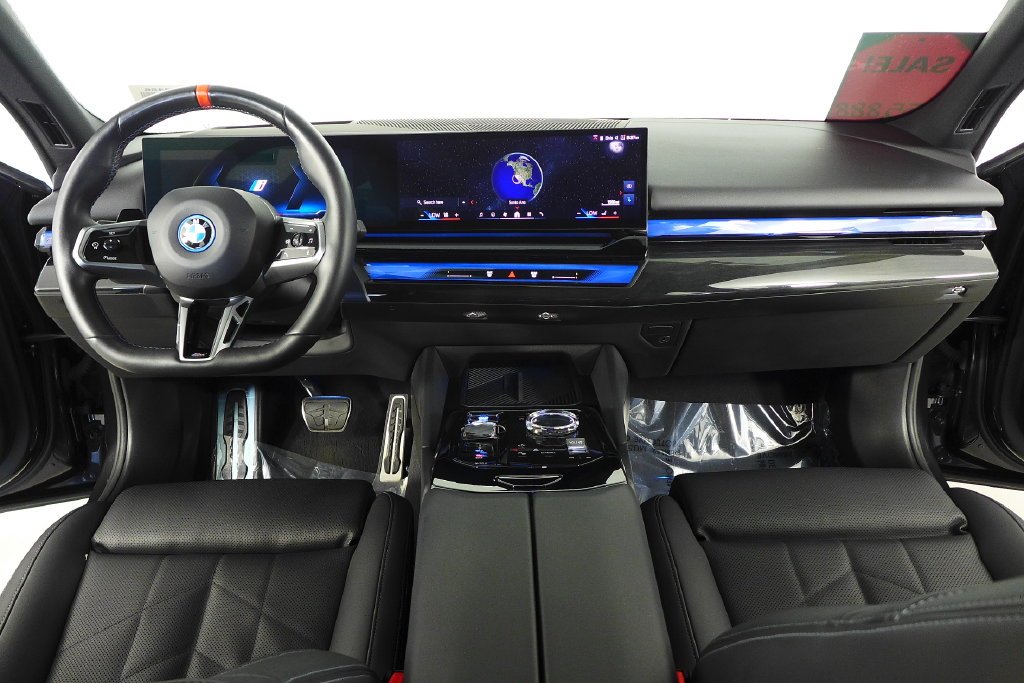 Certified Used 2024 Dark Graphite BMW M60 image 25