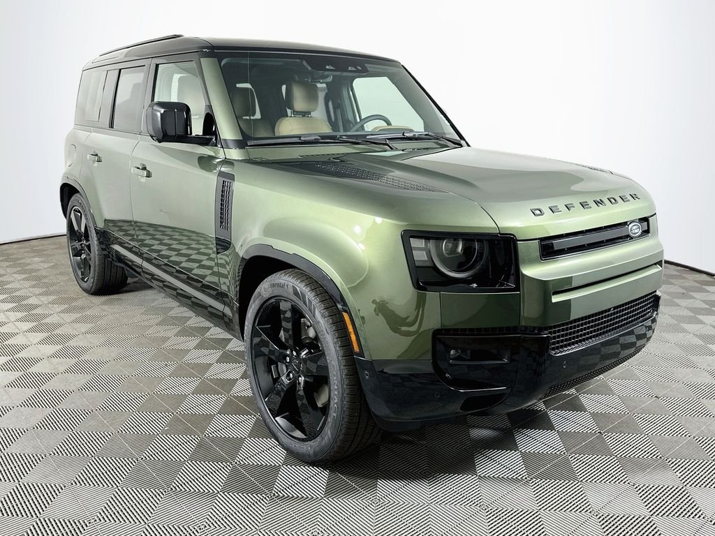 New 2026 Woolstone Green Land Rover X-Dynamic SE image 3