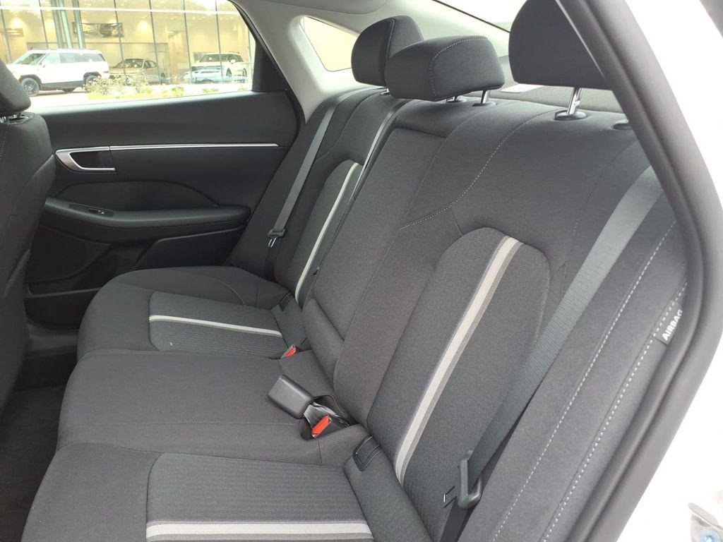 New 2026 White Hyundai SEL Sport image 10