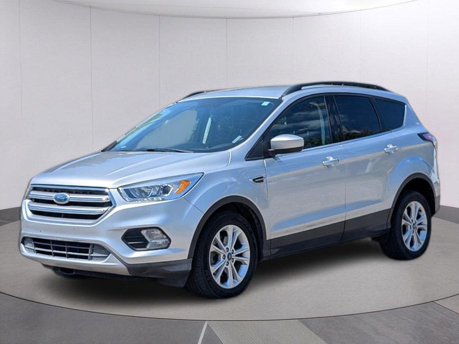Used 2017 Ingot Silver Ford SE image 1