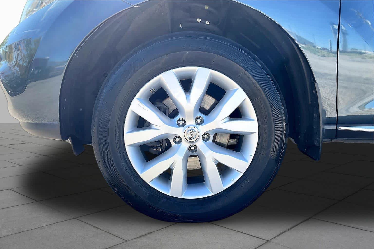 Used 2014 Graphite Blue Metallic Nissan SV image 11