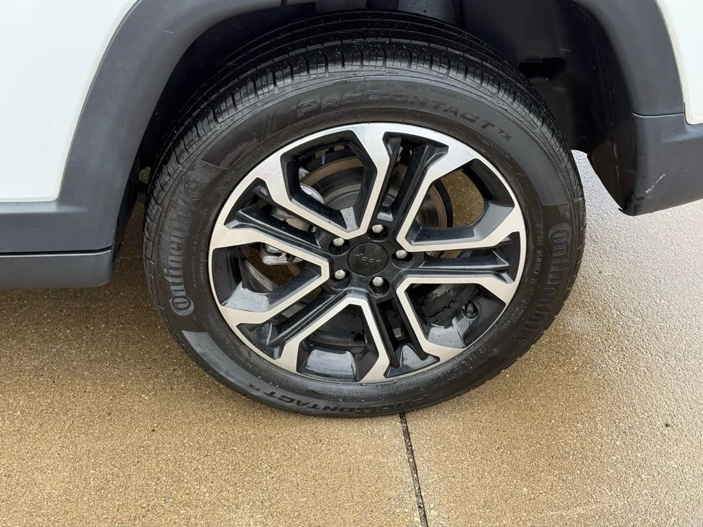 Used 2023 White Jeep Limited image 11