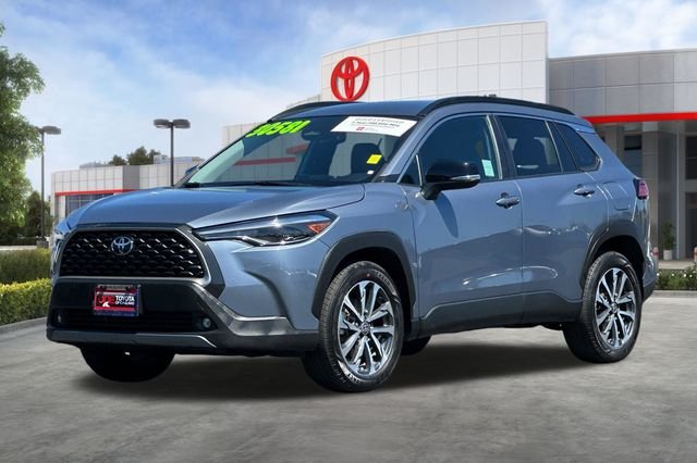 Used 2025  Toyota XLE image 9