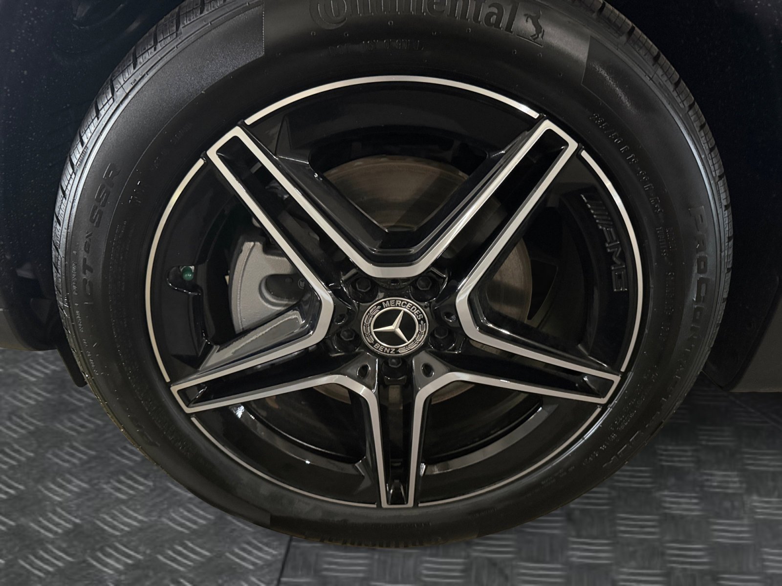 New 2026 Cirrus Silver Metallic Mercedes-Benz GLB 250 image 34