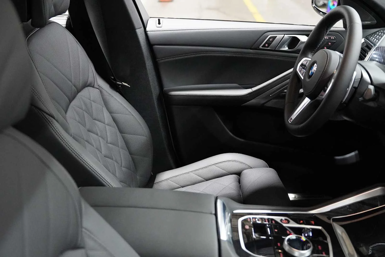New 2027 Brooklyn Grey Metallic BMW xDrive40i image 11