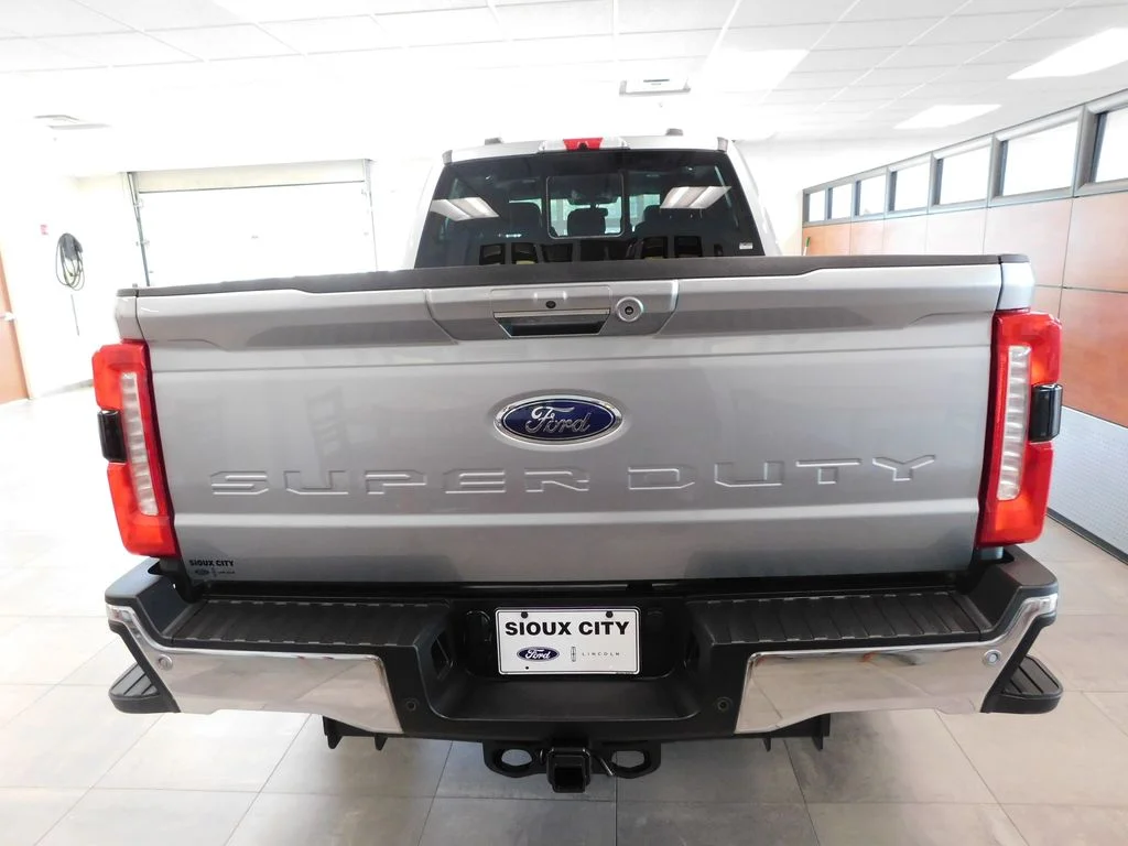 Used 2024 Iconic Silver Metallic Ford Lariat image 5