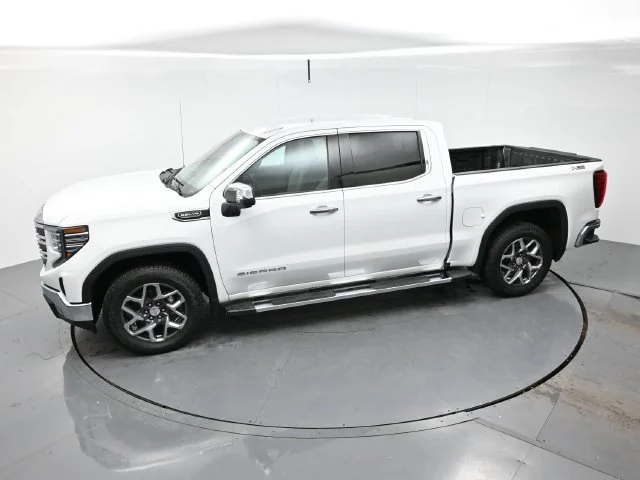 Used 2023 SUMMIT WHITE GMC SLT image 34