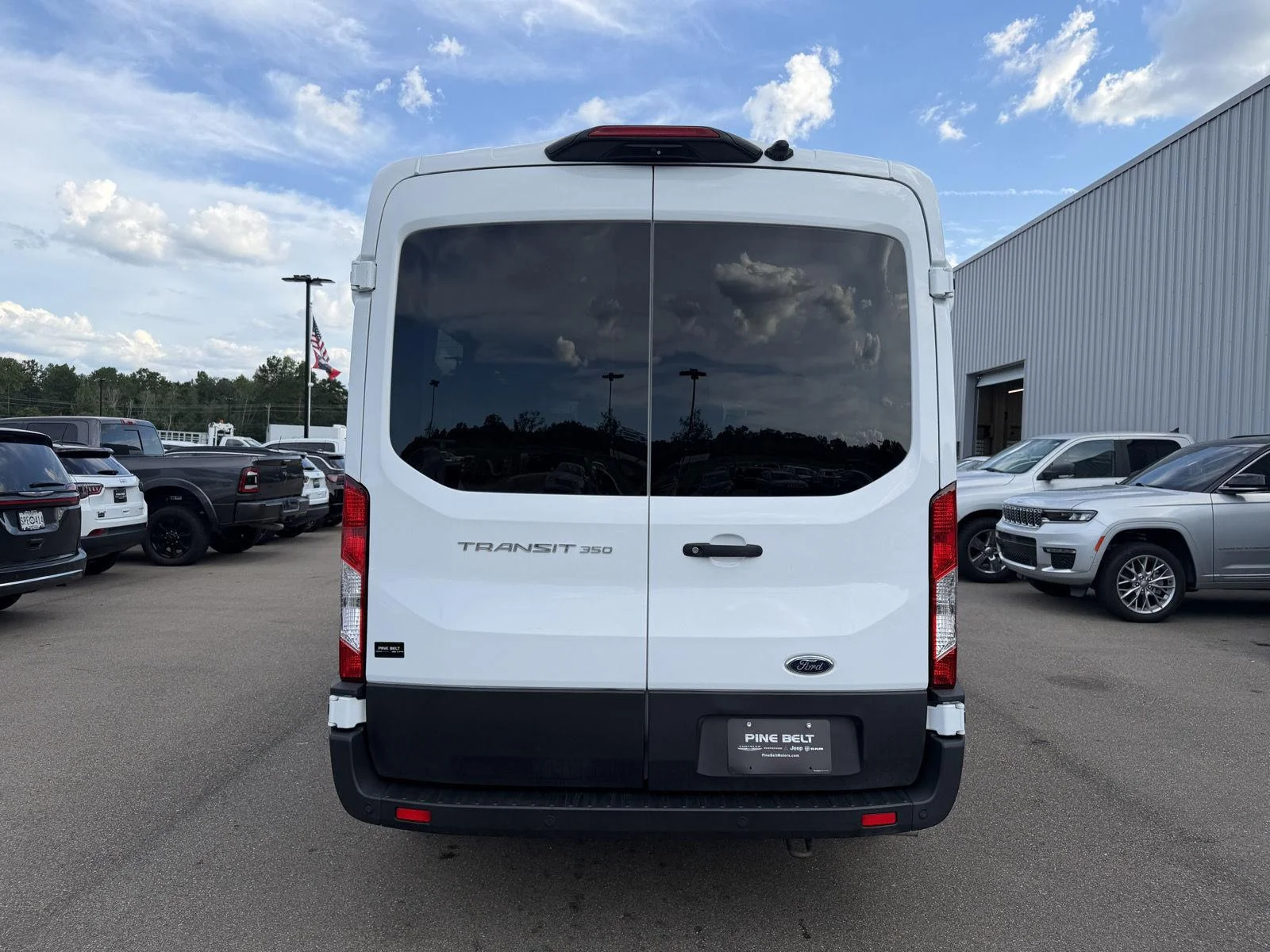 Used 2023 Oxford White Ford 350 XL image 5