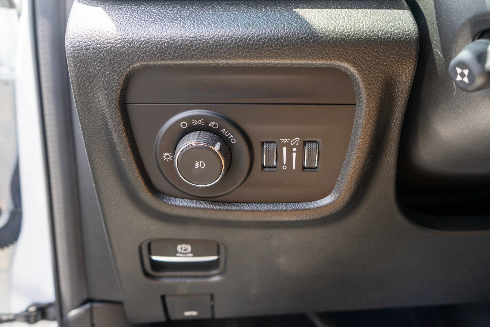 Used 2023 Bright White Clearcoat Jeep Summit image 17