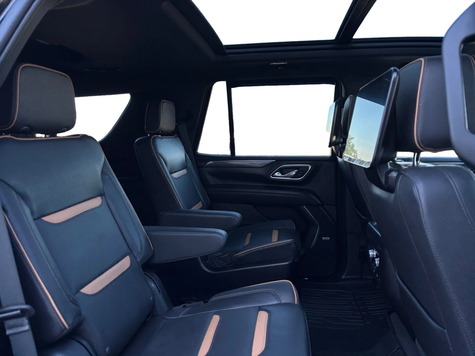 Used 2023 Black GMC AT4 image 18