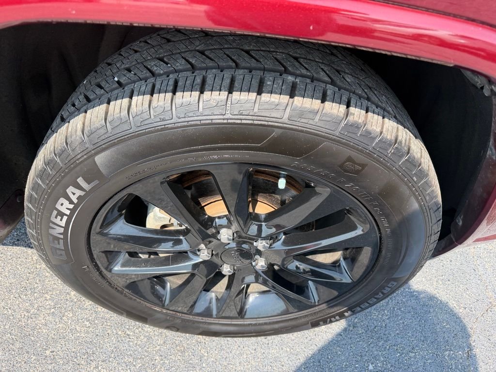 Used 2020 Red Jeep Altitude image 6