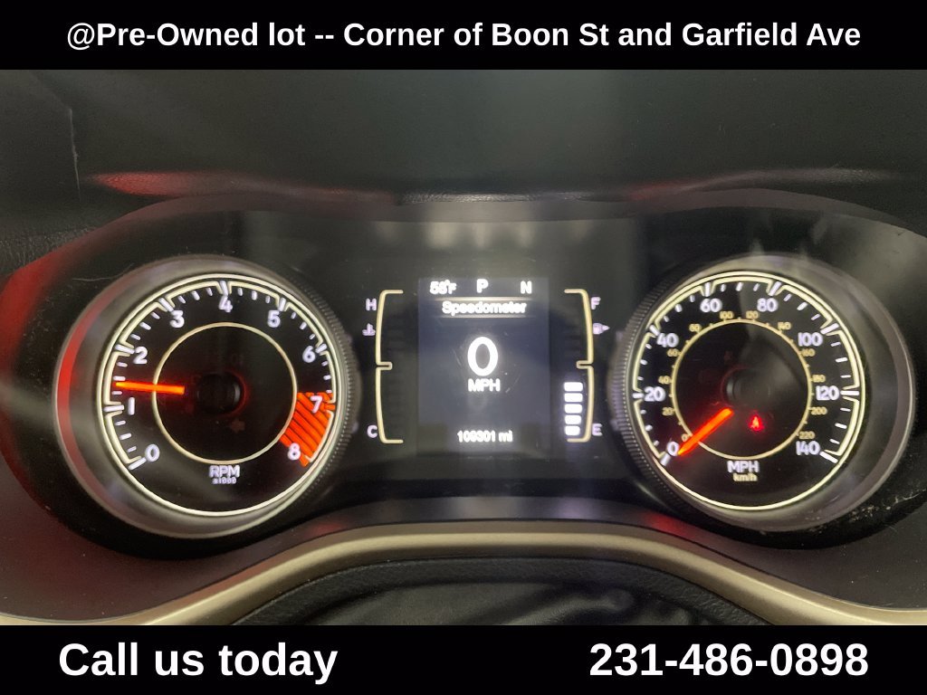 Used 2015 Black Jeep Latitude image 25