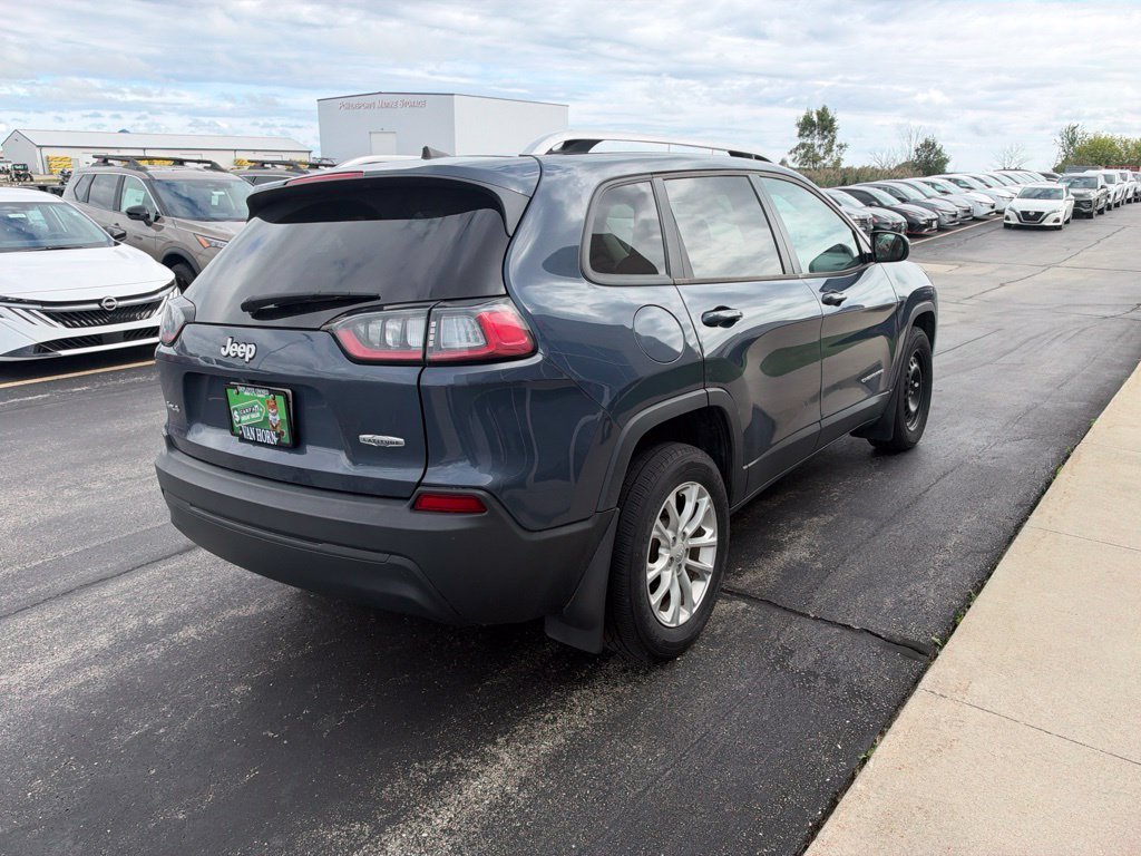 Used 2020 Slate Blue Pearlcoat Jeep Latitude image 7