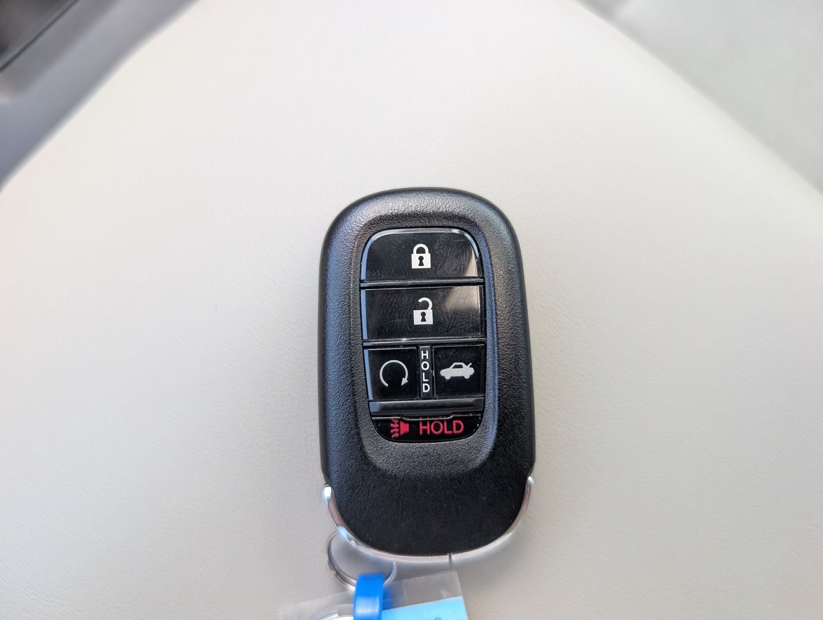 Used 2025 White Honda SE image 29