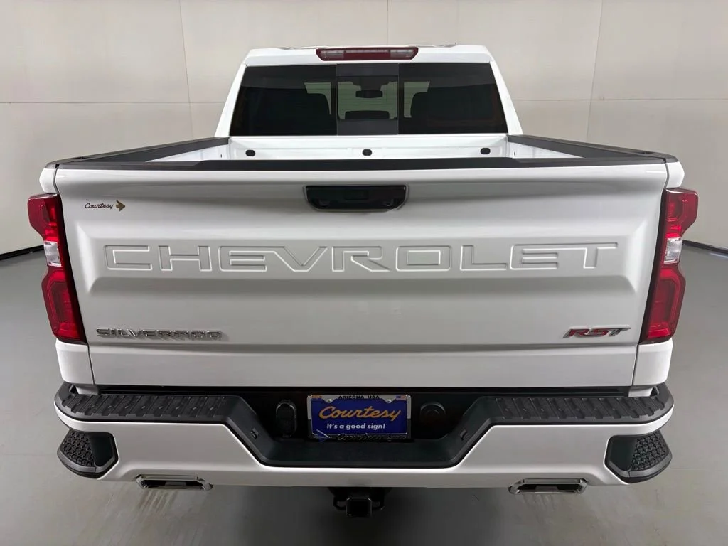 New 2026 Summit White Chevrolet RST image 8