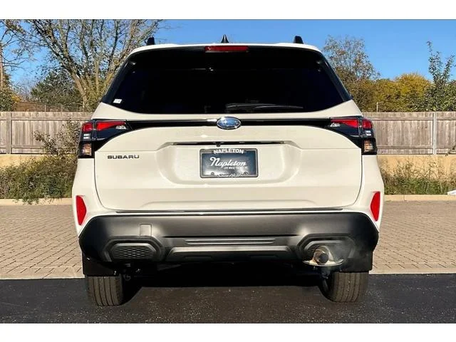 New 2026 CRYSTAL WHITE PEARL Subaru Premium image 18