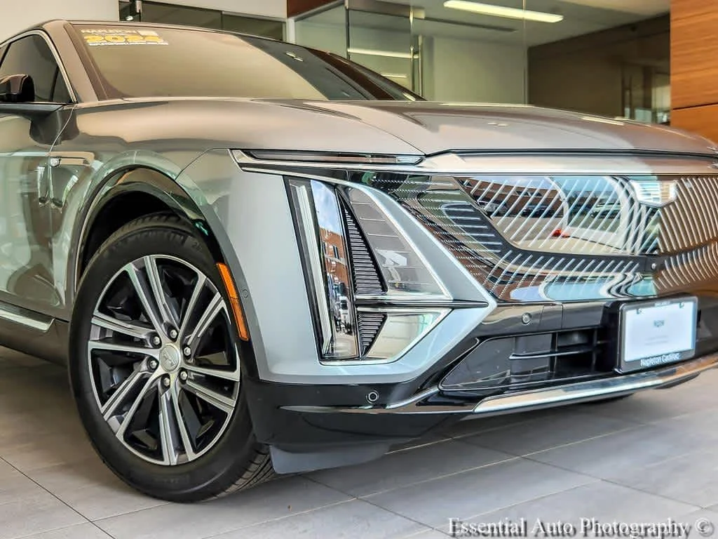 Used 2024 Cadillac LYRIQ Luxury 2 with VIN 1GYKPRRL1RZ134993 for sale in Oak Lawn, IL
