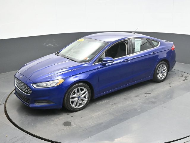 Used 2016 Blue Ford SE image 13