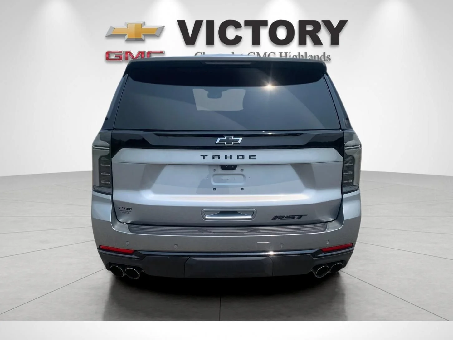 Used 2025 Sterling Gray Metallic Chevrolet RST image 4