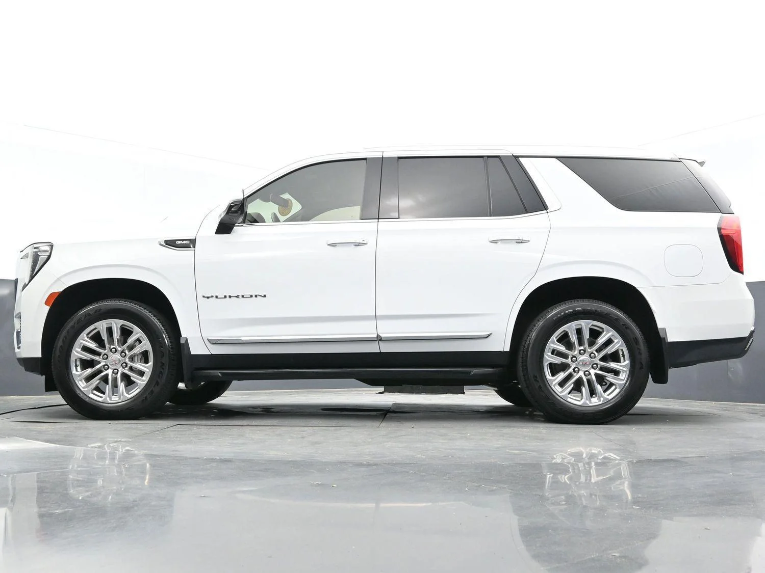 Used 2021 Summit White GMC SLT image 55