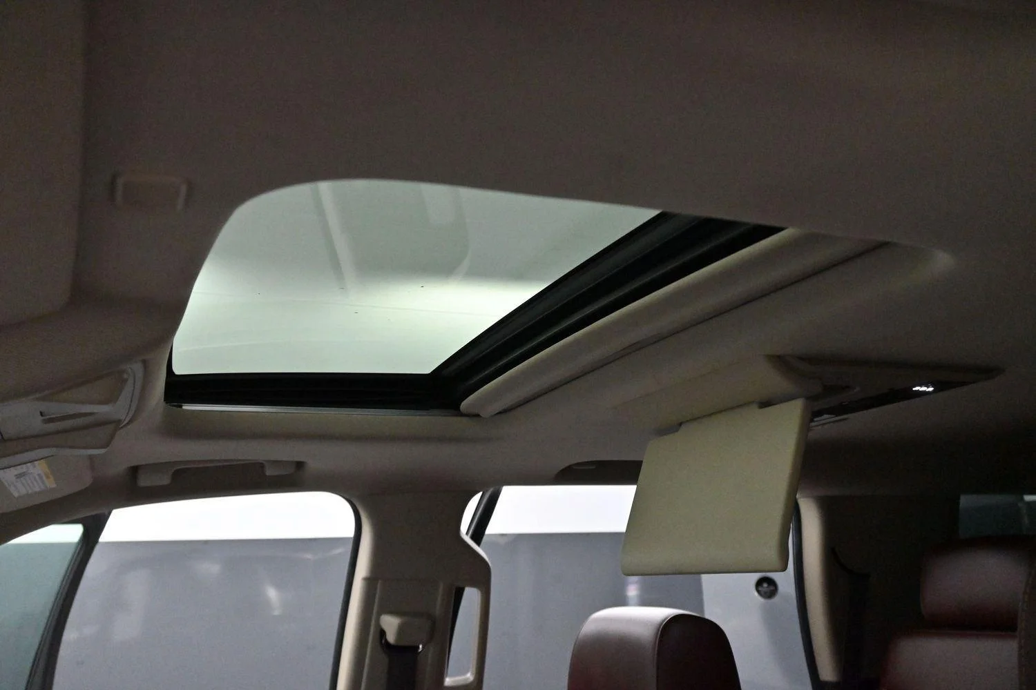 Used 2018 Black Chevrolet Premier image 31