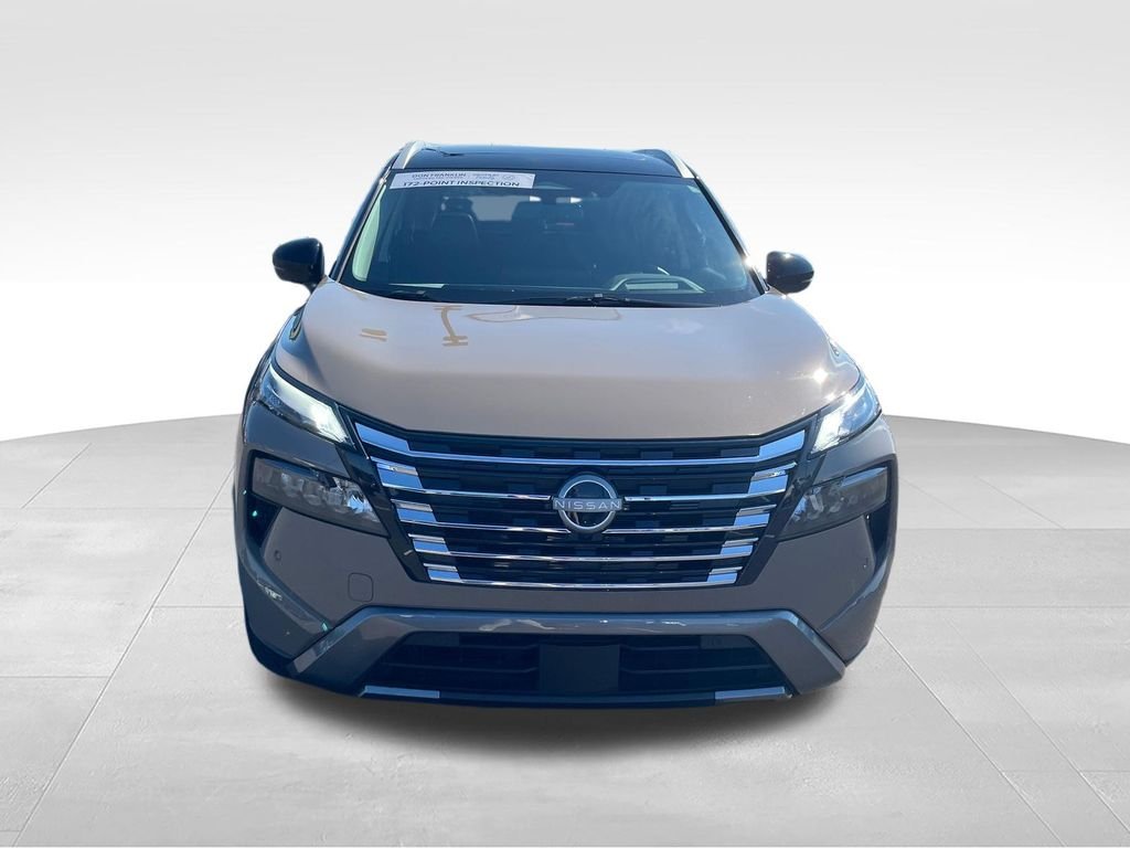 Used 2025 Black Nissan SL image 8