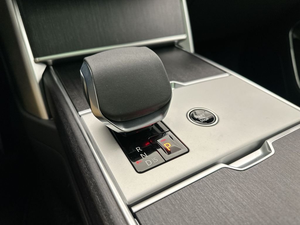 New 2026 Fuji White Land Rover SE image 12