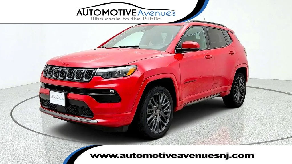 Used 2023 Redline Pearlcoat Jeep (RED) Edition 4x4 image 1