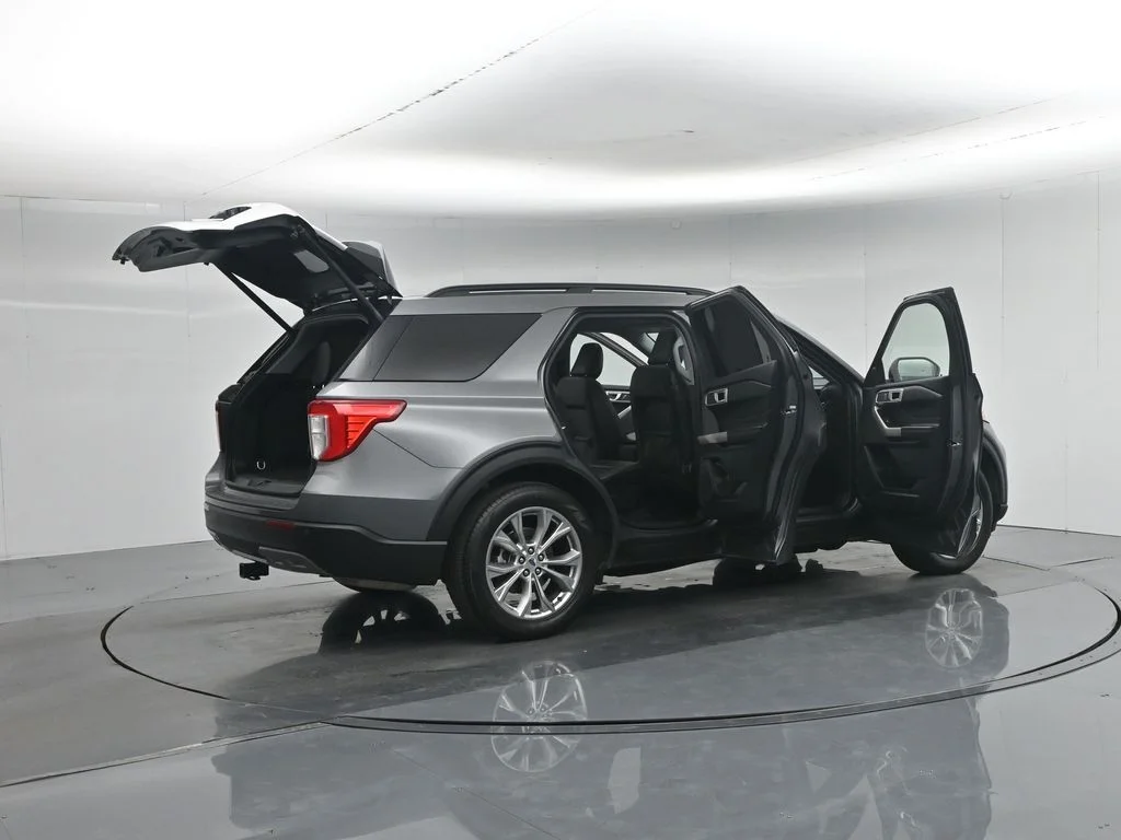 Certified Used 2023 Gray Ford XLT image 6