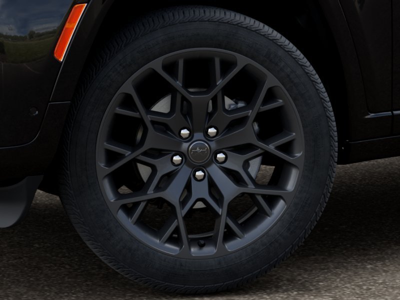 New 2027 High-Gloss Black Paint Jeep Summit image 4