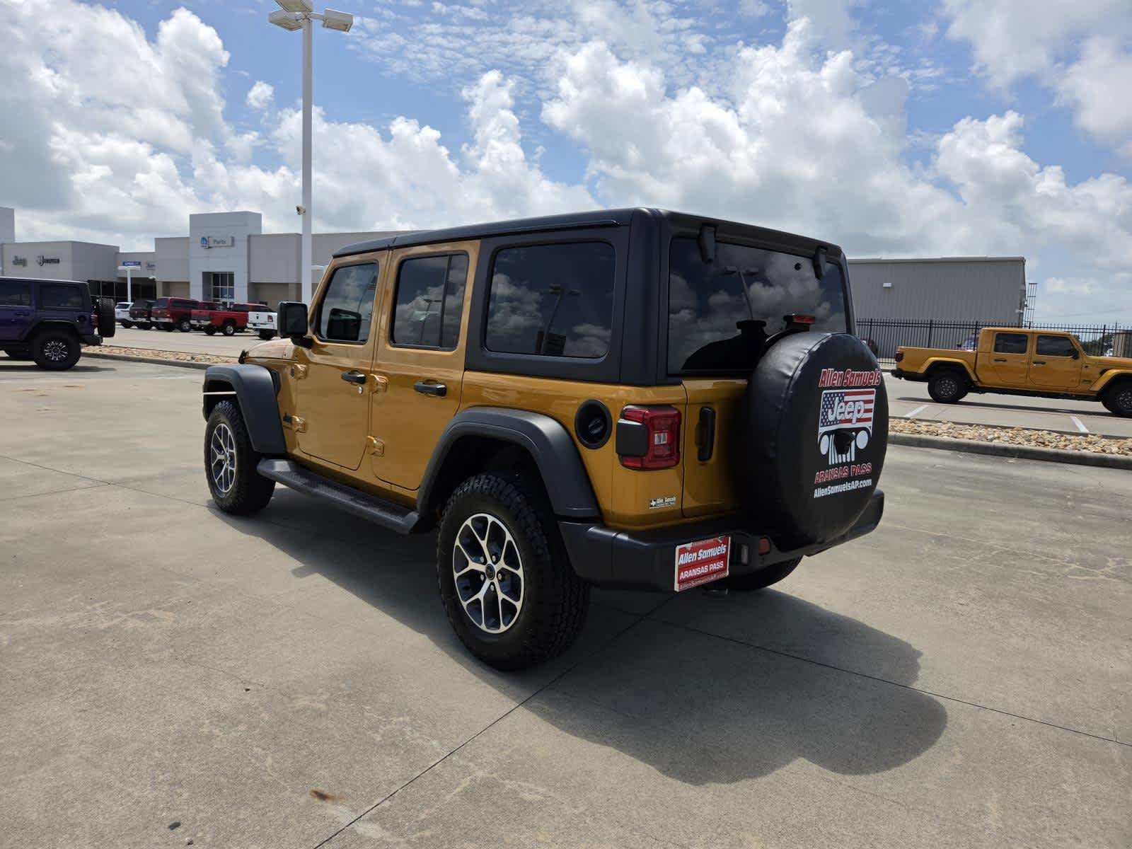 New 2026 Goldilocks Jeep Sport S image 3