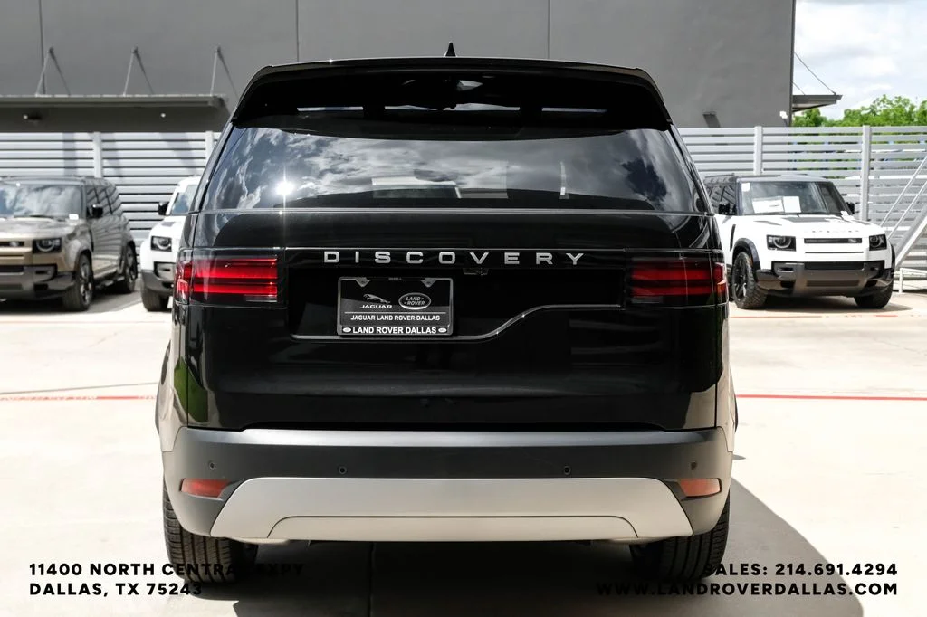 New 2026 Santorini Black Metallic Land Rover S image 8