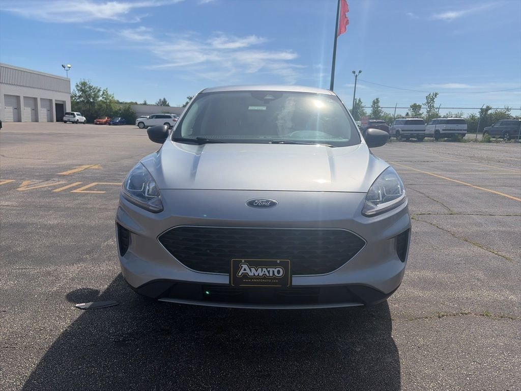 Used 2022 Silver Ford SE image 9
