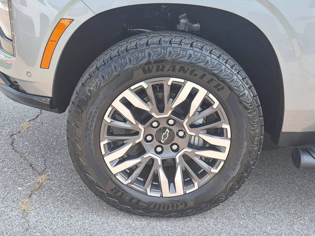 New 2026 Sterling Gray Metallic Chevrolet Z71 image 34