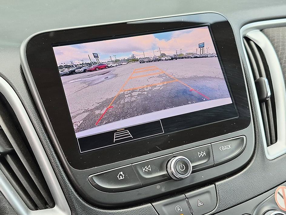 Used 2024 Summit White Chevrolet LT image 23