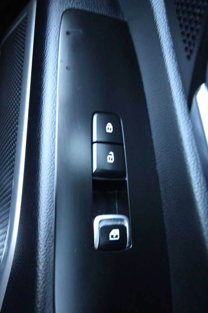 Used 2021 Everlasting Silver Kia EX image 25