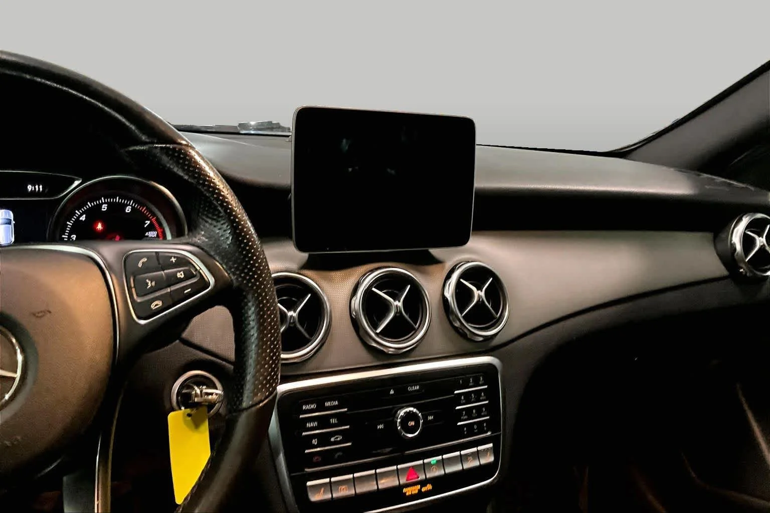 Used 2019 Polar White Mercedes-Benz GLA 250 image 7