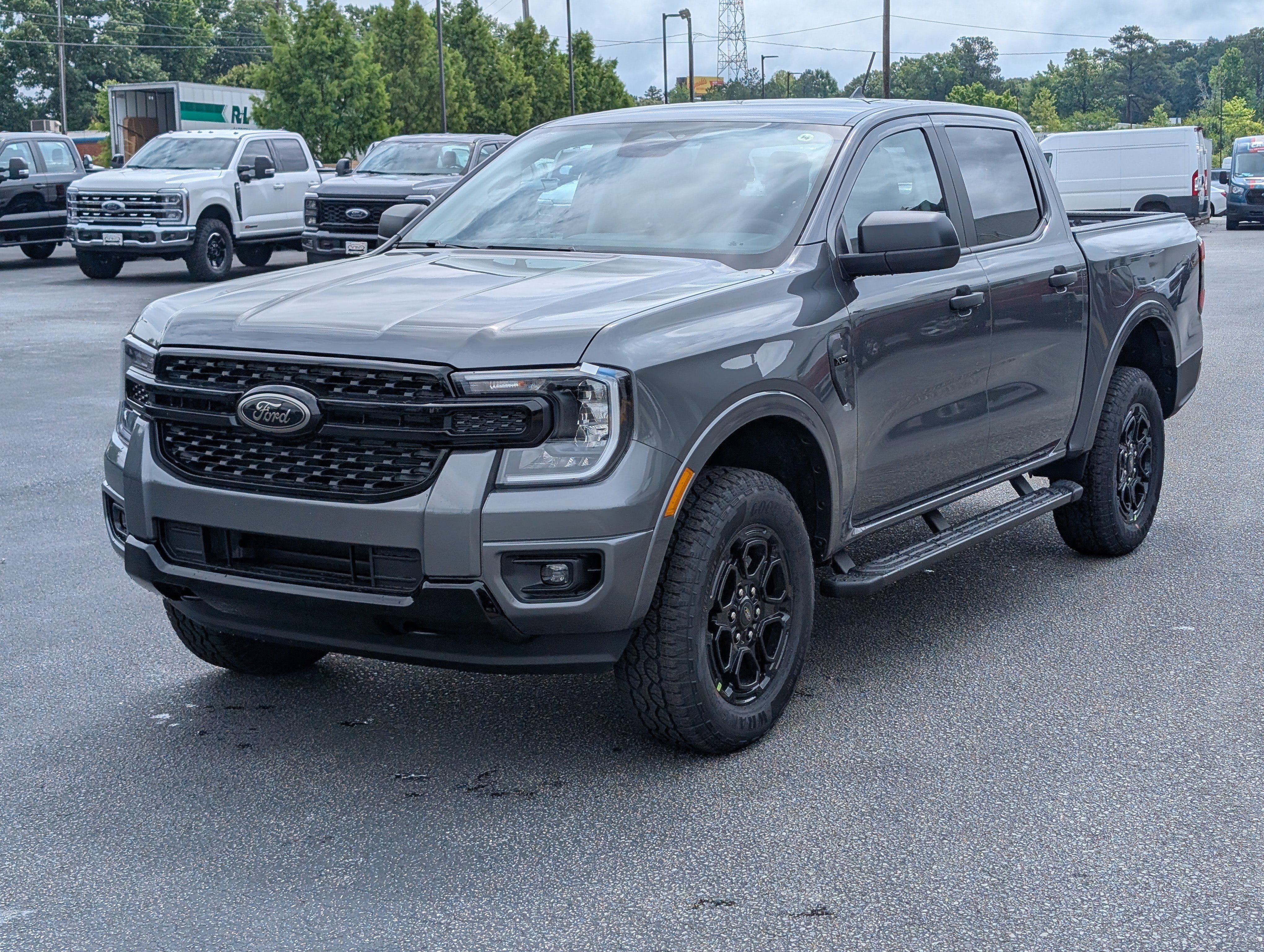 New 2026 Carbonized Gray Metallic FORD XLT image 2