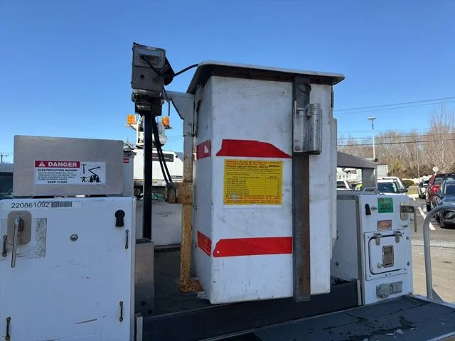 Used 2008 White Ford  image 11