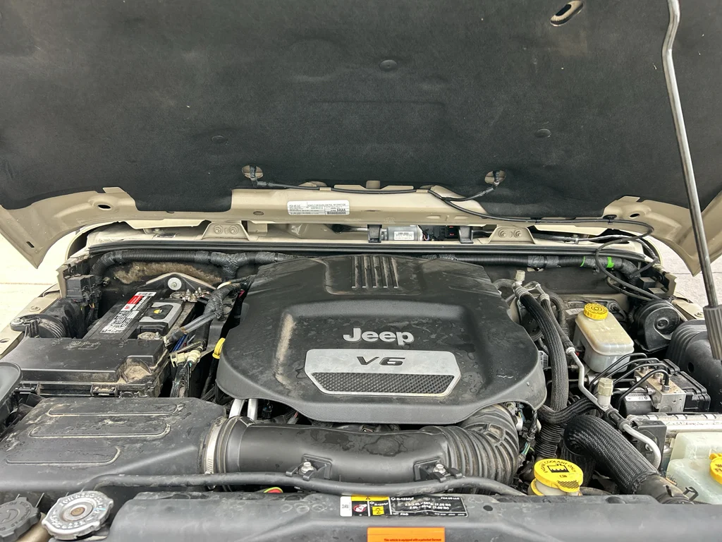 Used 2017 Gobi Clearcoat Jeep Rubicon image 3