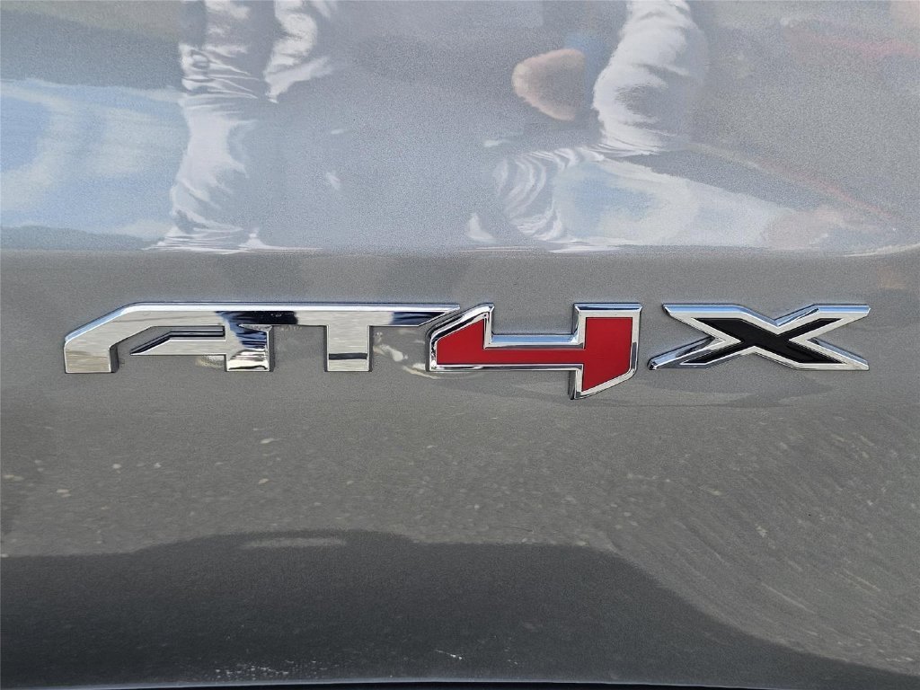 2023 GMC Sierra 1500 AT4X - Photo 8