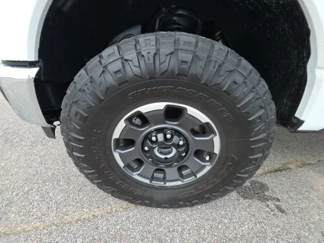 Used 2025 White Ford XL image 35