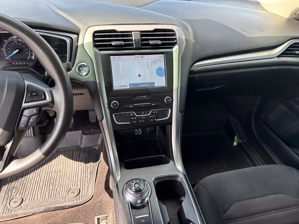 Used 2019 Magnetic Metallic Ford SE image 8