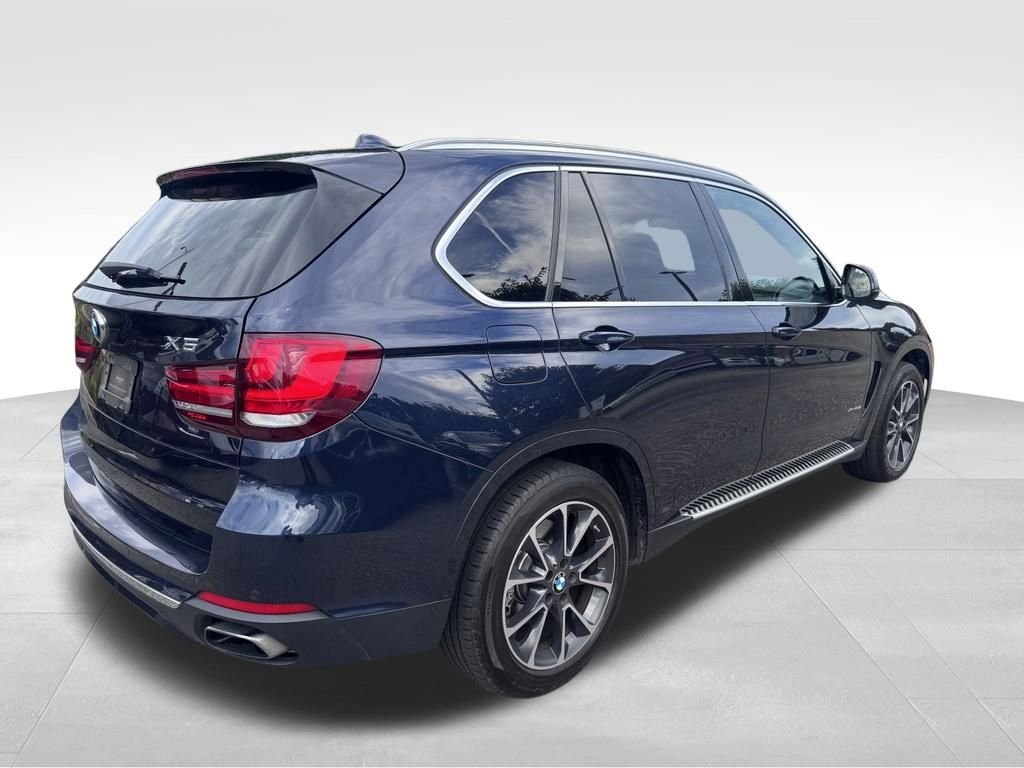 Used 2017 Blue BMW xDrive50i image 3