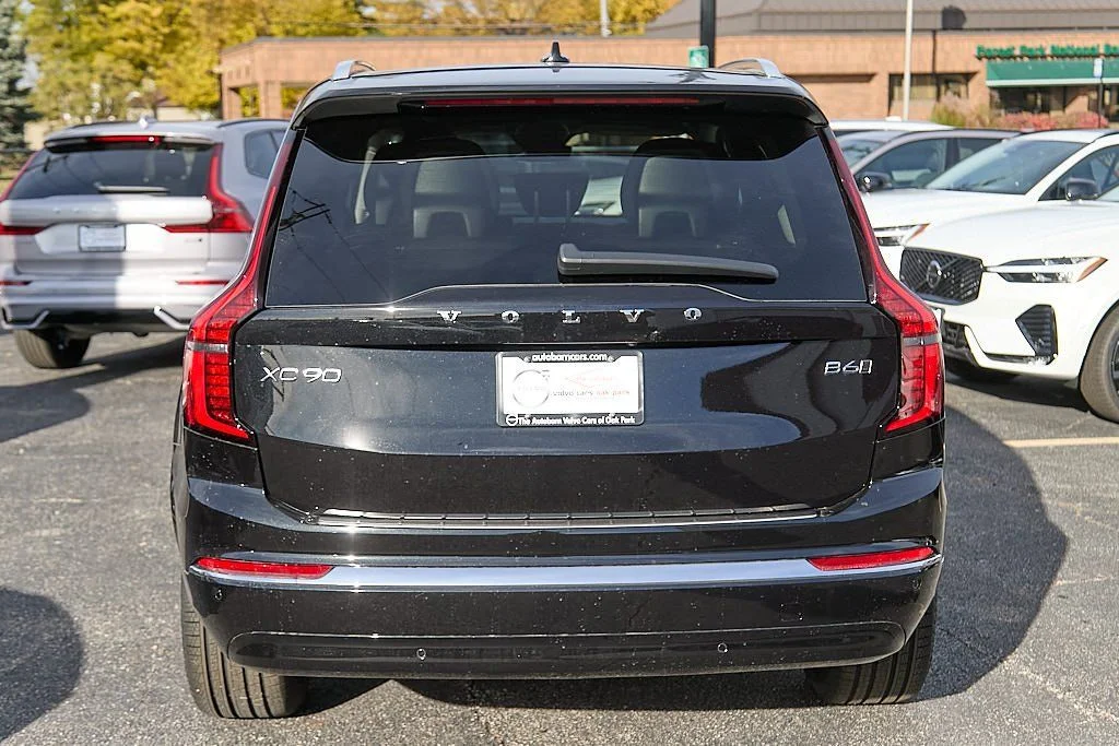 New 2026 Onyx Black Volvo Plus image 8